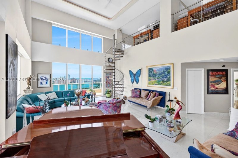 Condo for sale at Aventura Marina II UPH14