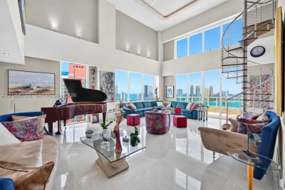 Comprar apartamento no Aventura Marina II UPH14
