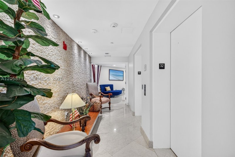 Condo for sale at Aventura Marina II UPH14
