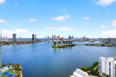 Comprar apartamento no Aventura Marina II UPH14