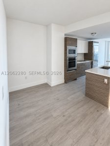 Comprar apartamento no Icon Bay 906