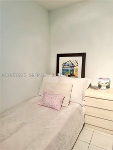 Comprar apartamento no Carriage Club North 518