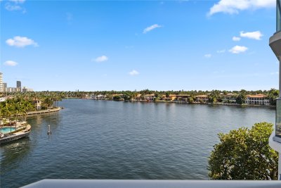 Comprar apartamento no Turnberry Isle 6K