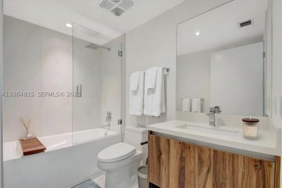 Alquiler de apartamento en Alana Bay Harbor Island 401