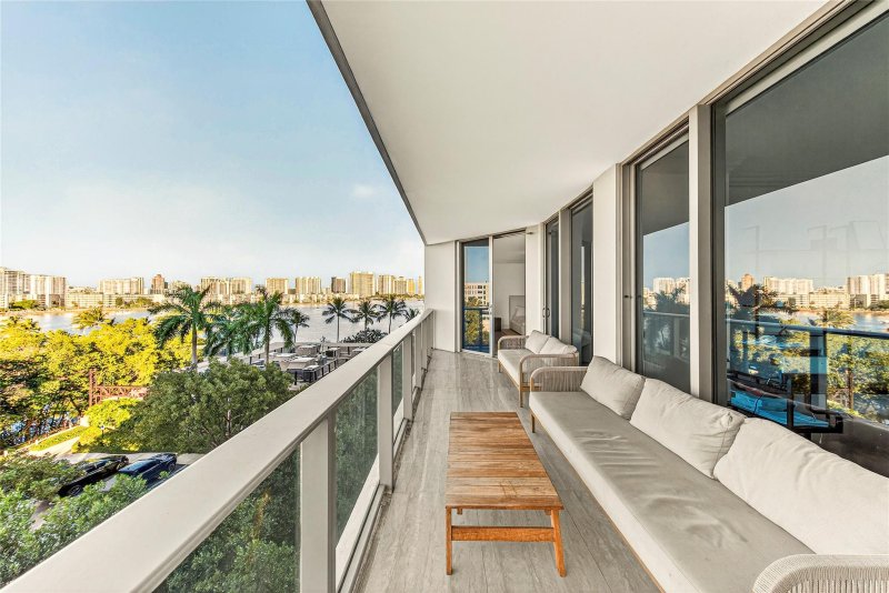 Comprar apartamento en Marina Palms Yacht Club 506
