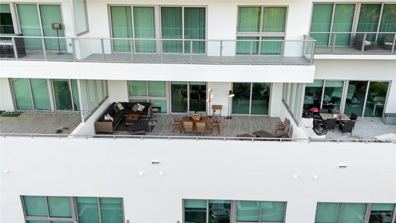 Condo for sale at Le Parc at Brickell 307
