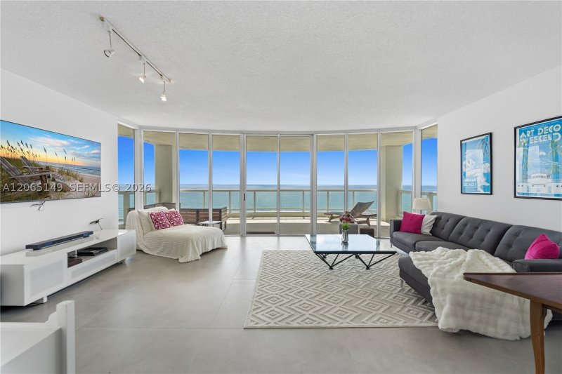Condo for sale at La Tour 1503