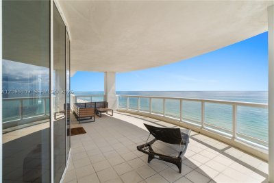 Comprar apartamento no La Tour 1503
