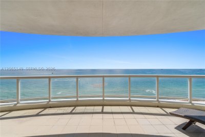 Comprar apartamento no La Tour 1503