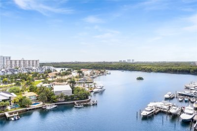 Alquiler de apartamento en Parque Towers at St. Tropez 5-1102