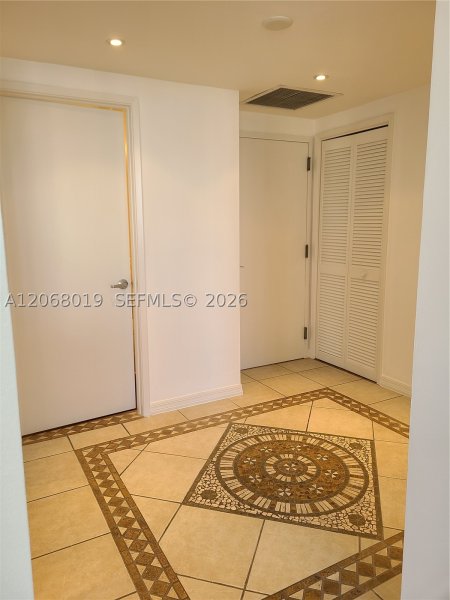 Condo for sale at Villa Regina 1907