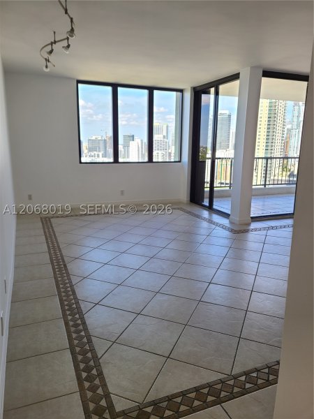 Condo for sale at Villa Regina 1907