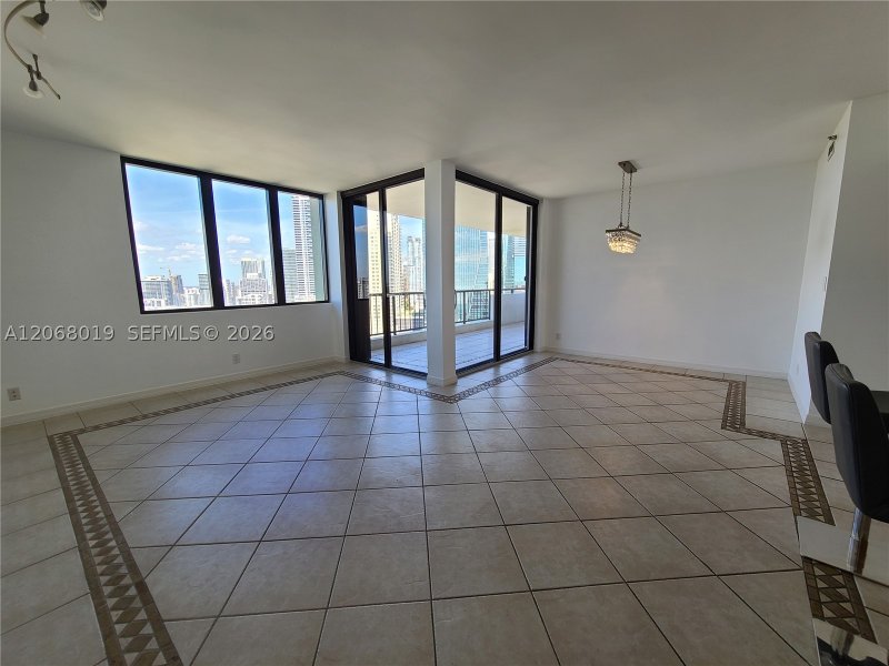 Condo for sale at Villa Regina 1907