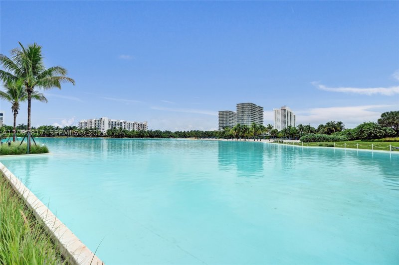 Condo for sale at One Park Tower by Turnberry 1805