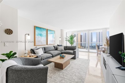 Oceania 5 Apt #1752