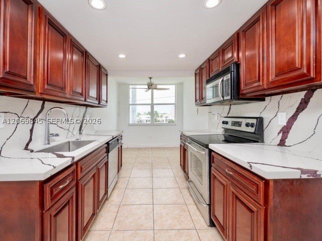 Apartment for rent at Oxford Towers 401