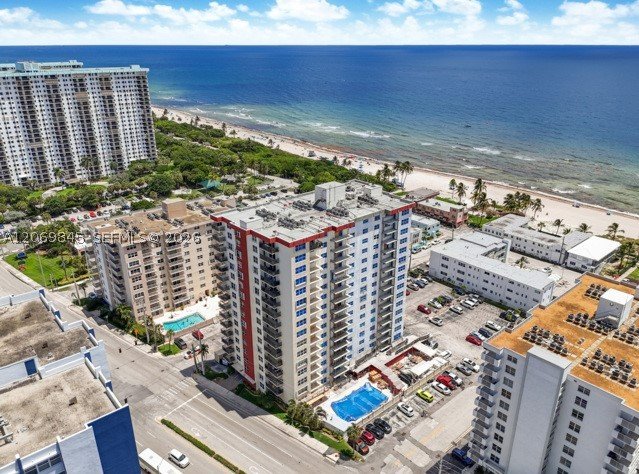 Apartment for rent at Oxford Towers 401