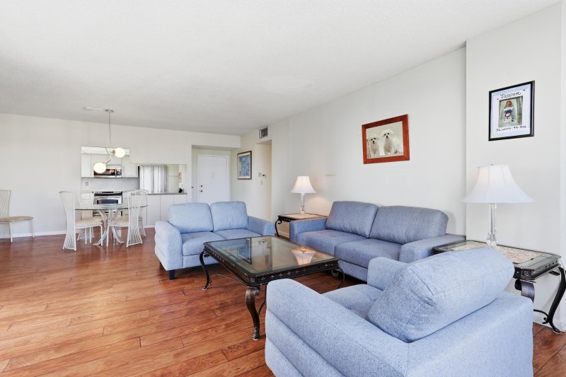 Condo for sale at Imperial Towers PH 1