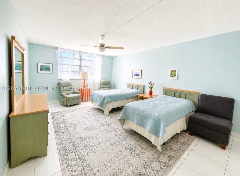 Condo for sale at Plaza Towers North 1202