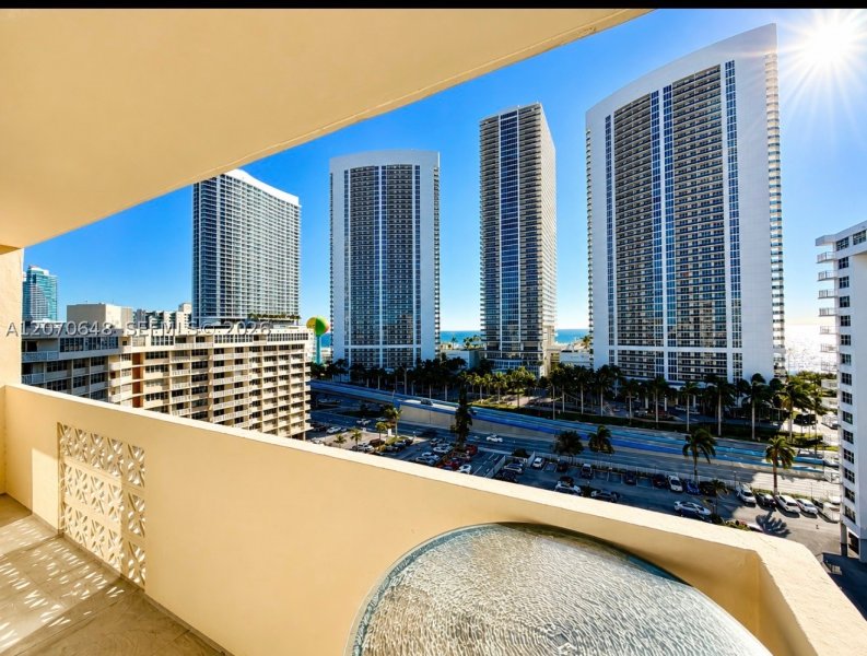 Condo for sale at Plaza Towers North 1202