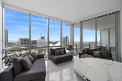 Paramount Miami WorldCenter Apt #1610
