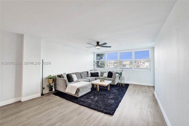 Condo for sale at Trafalgar Towers 205