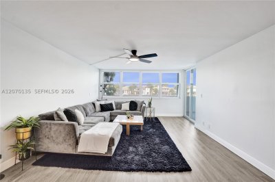 Comprar apartamento en Trafalgar Towers 205