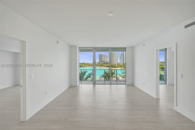 Condo for sale at One Park Tower by Turnberry 208