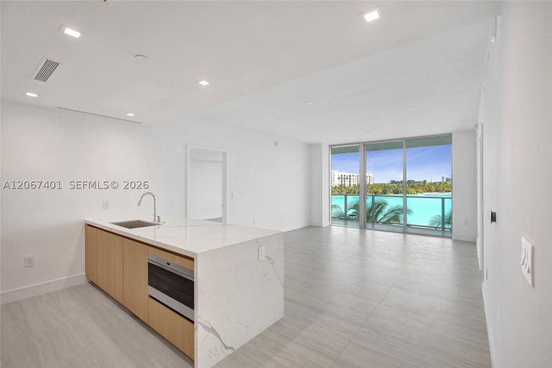 Condo for sale at One Park Tower by Turnberry 208