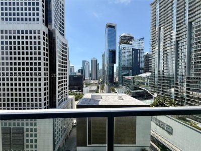 Comprar apartamento en 500 Brickell West Tower 2404