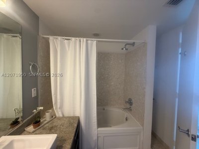 Alquiler de apartamento en Latitude On The River 3803