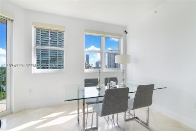 Comprar apartamento no Turnberry Village South 620