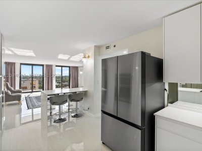 Comprar apartamento no Ocean Waves (old Champlain Towers North) 704