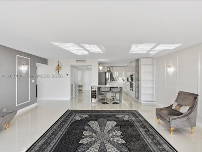 Comprar apartamento no Ocean Waves (old Champlain Towers North) 704