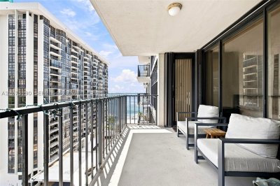 Comprar apartamento no Brickell Place B1411