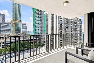 Comprar apartamento no Brickell Place B1411