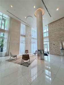 Aluguel de apartamento no Brickell on the River South 807