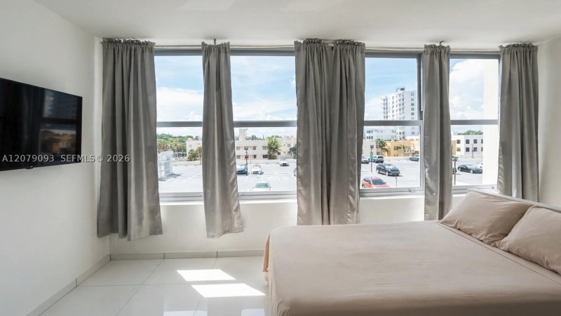 Condo for sale at Triton Towers 544