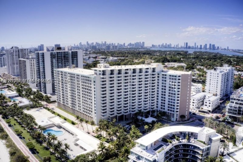 Condo for sale at Triton Towers 544
