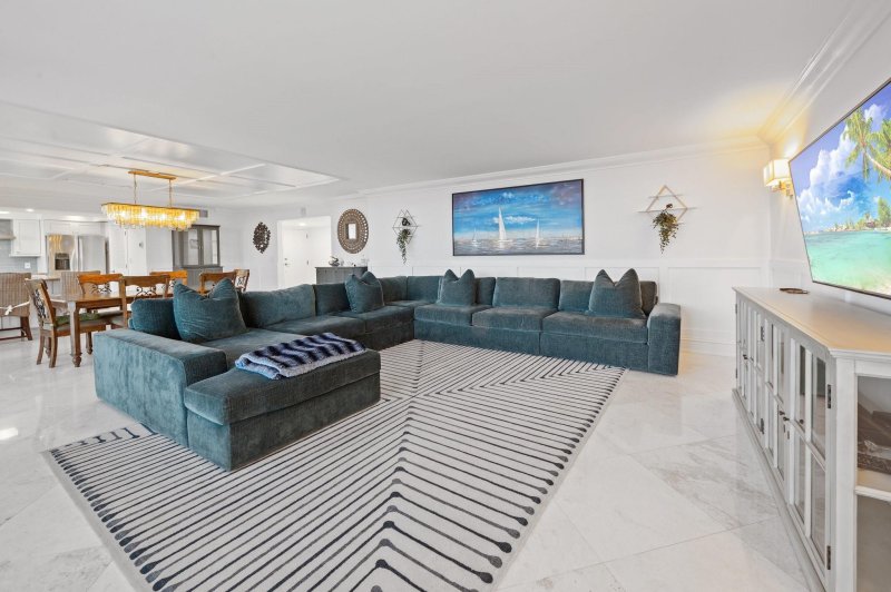 Condo for sale at Plaza East 16G