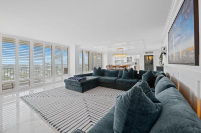 Comprar apartamento no Plaza East 16G