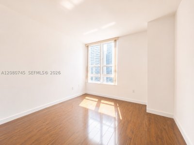 Comprar apartamento no The Plaza Tower II 2407