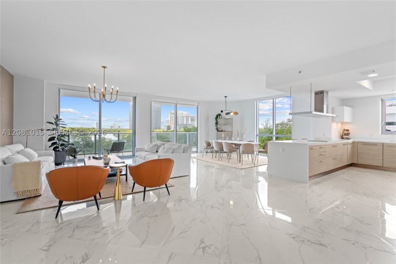 Condo for sale at Marina Palms Yacht Club 402