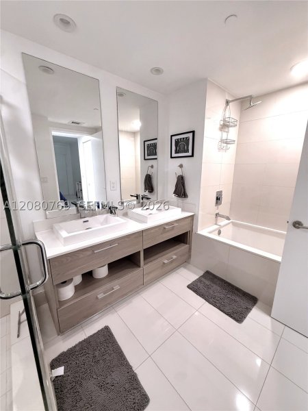 Apartment for rent at Dua Miami - SLS Brickell Condo 1702