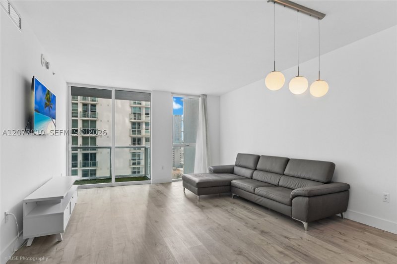 Condo for sale at Vizcayne South Tower 2104