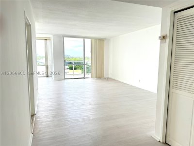 Aluguel de apartamento no King Cole 523
