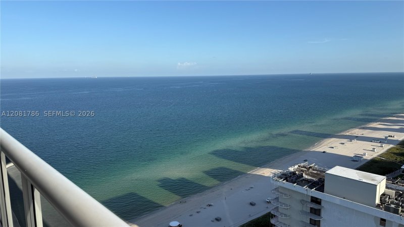 Condo for sale at La Gorce Palace LPH4