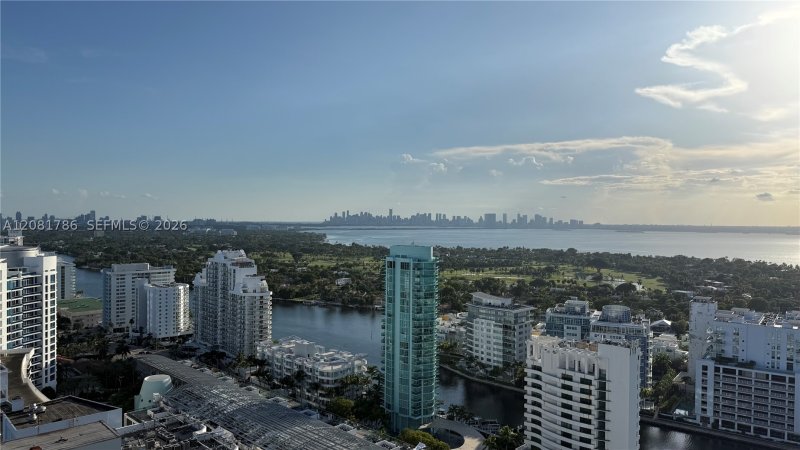 Condo for sale at La Gorce Palace LPH4