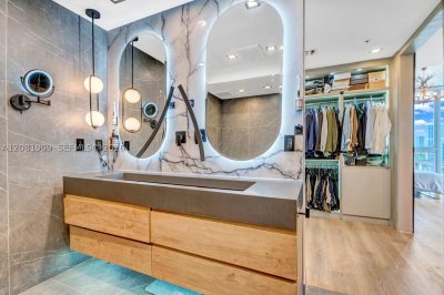 Aluguel de apartamento no Mint at Riverfront 901