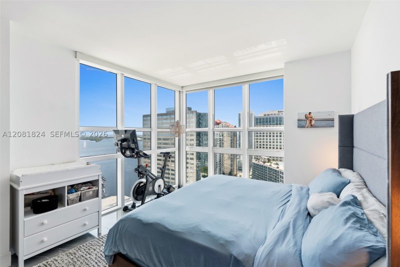 Comprar apartamento no The Plaza Tower I 3111